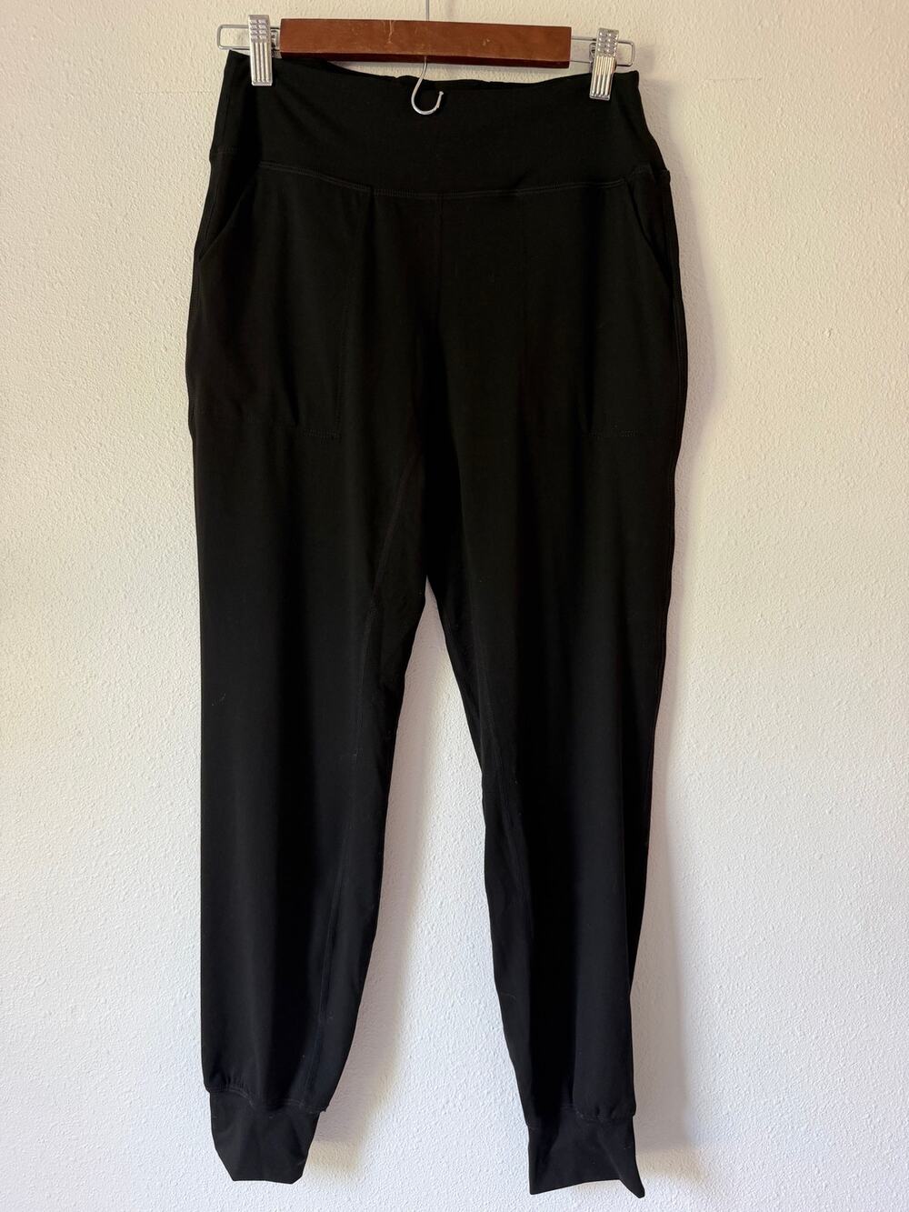 DYM Black Jogger Pants Women's Size 8 Yoga Athletic Pocketed Stretchy Cuffed